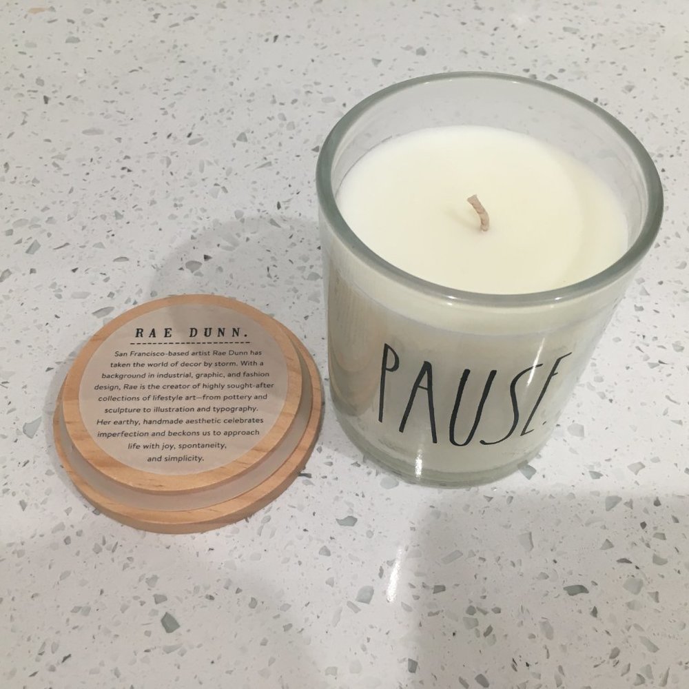Rae Dunn Candle “PAUSE” 10.5 oz Winter Rose & Green Tea Candle, NEW - Picture 3 of 5